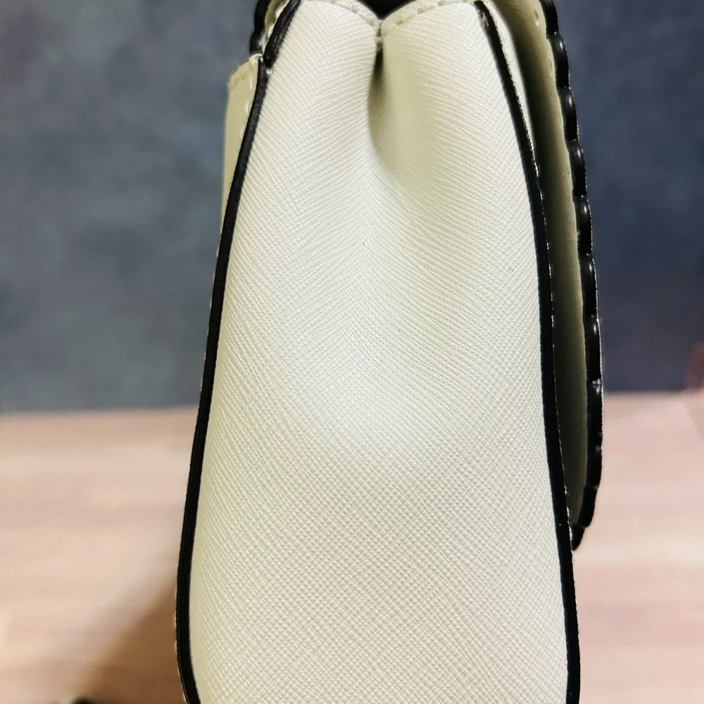 Michael Kors Hannah White Saffiano Leather Scallop Perforated Crossbody NWOT - Picture 3 of 10